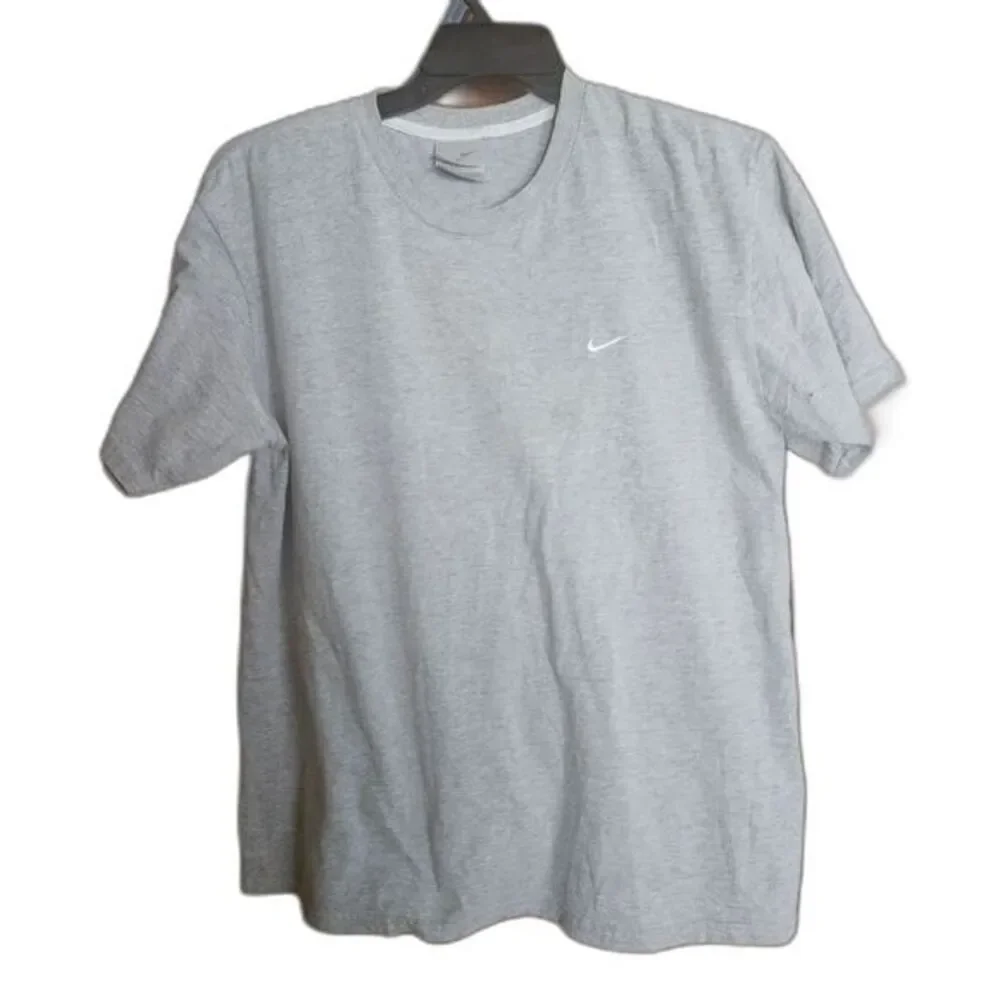 Nike Gray Men's XL Cotton T-Shirt - Classic‎ Athletic Fit Everyday Logo Tee